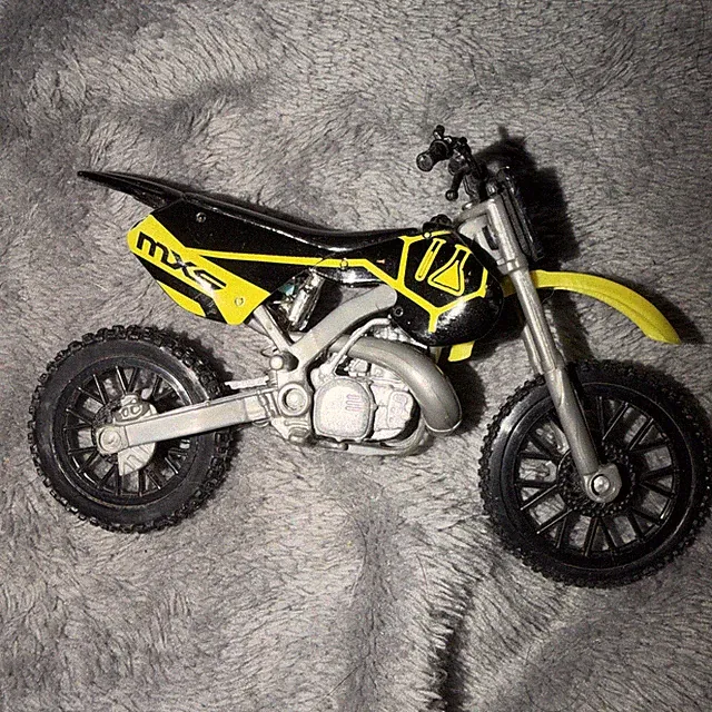 Road Champ MXS Dirt Bike Motocross Bike Moto yellow and black
